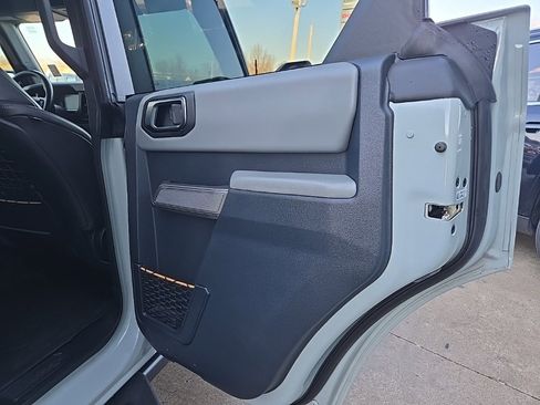 Used 2023 Ford Bronco Badlands w/ Sasquatch Package image 82