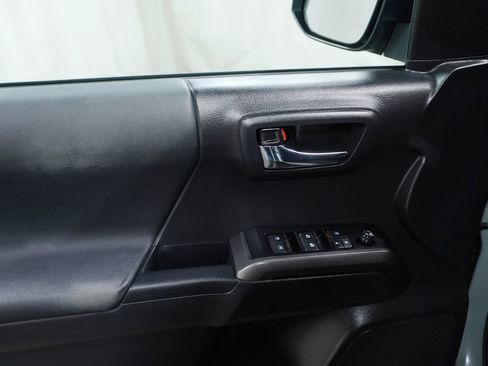 Certified 2023 Toyota Tacoma TRD Off-Road w/ Technology Package image 19