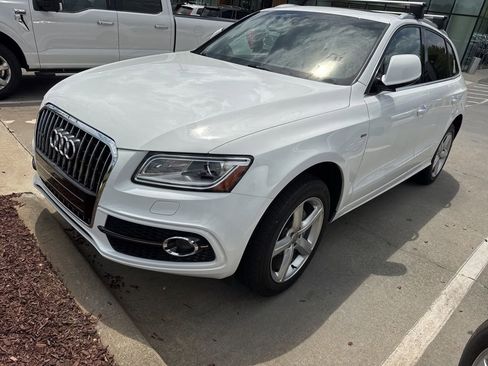 Used 2017 Audi Q5 2.0T Premium Plus w/ Technology Package AWD/4WD image 4