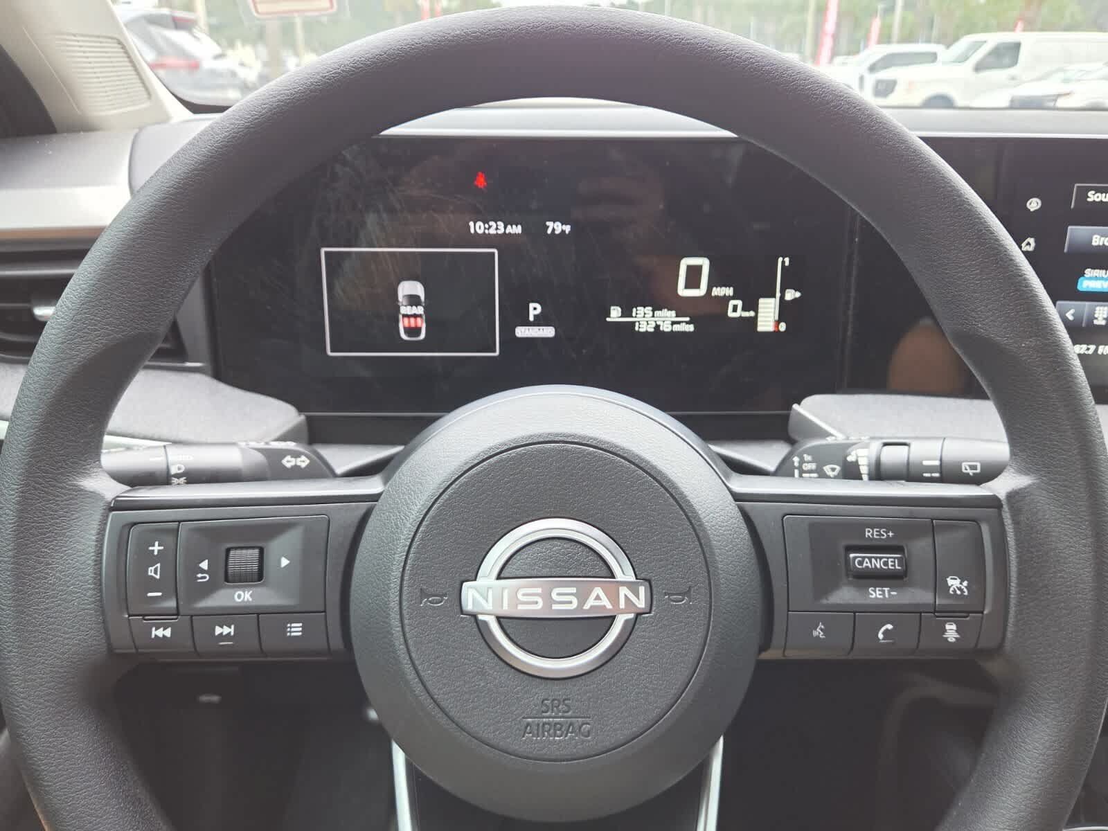 Used 2025 Nissan Kicks SV FWD image 11
