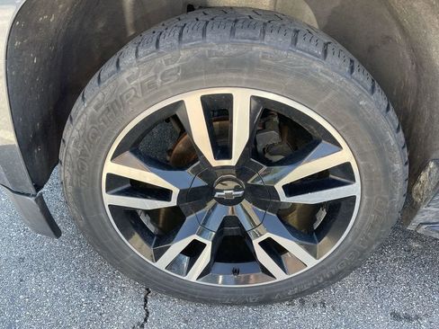 Used 2020 Chevrolet Suburban Premier AWD/4WD image 2