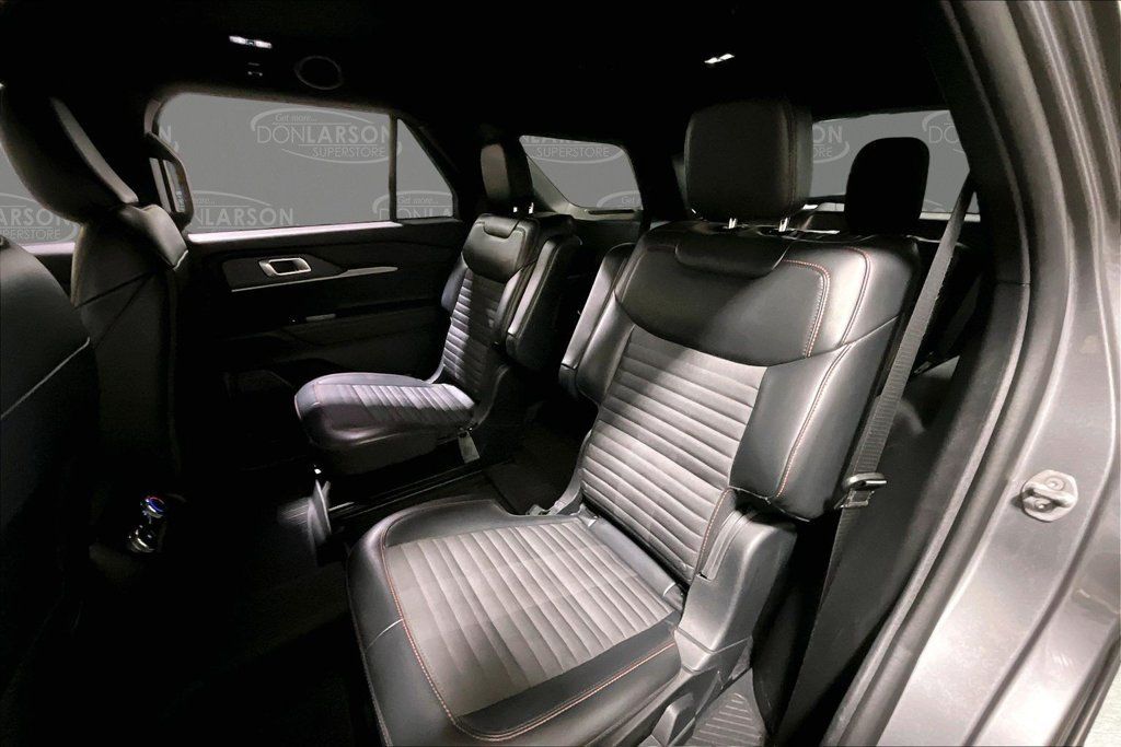 Certified 2025 Ford Explorer ST-Line AWD/4WD image 17