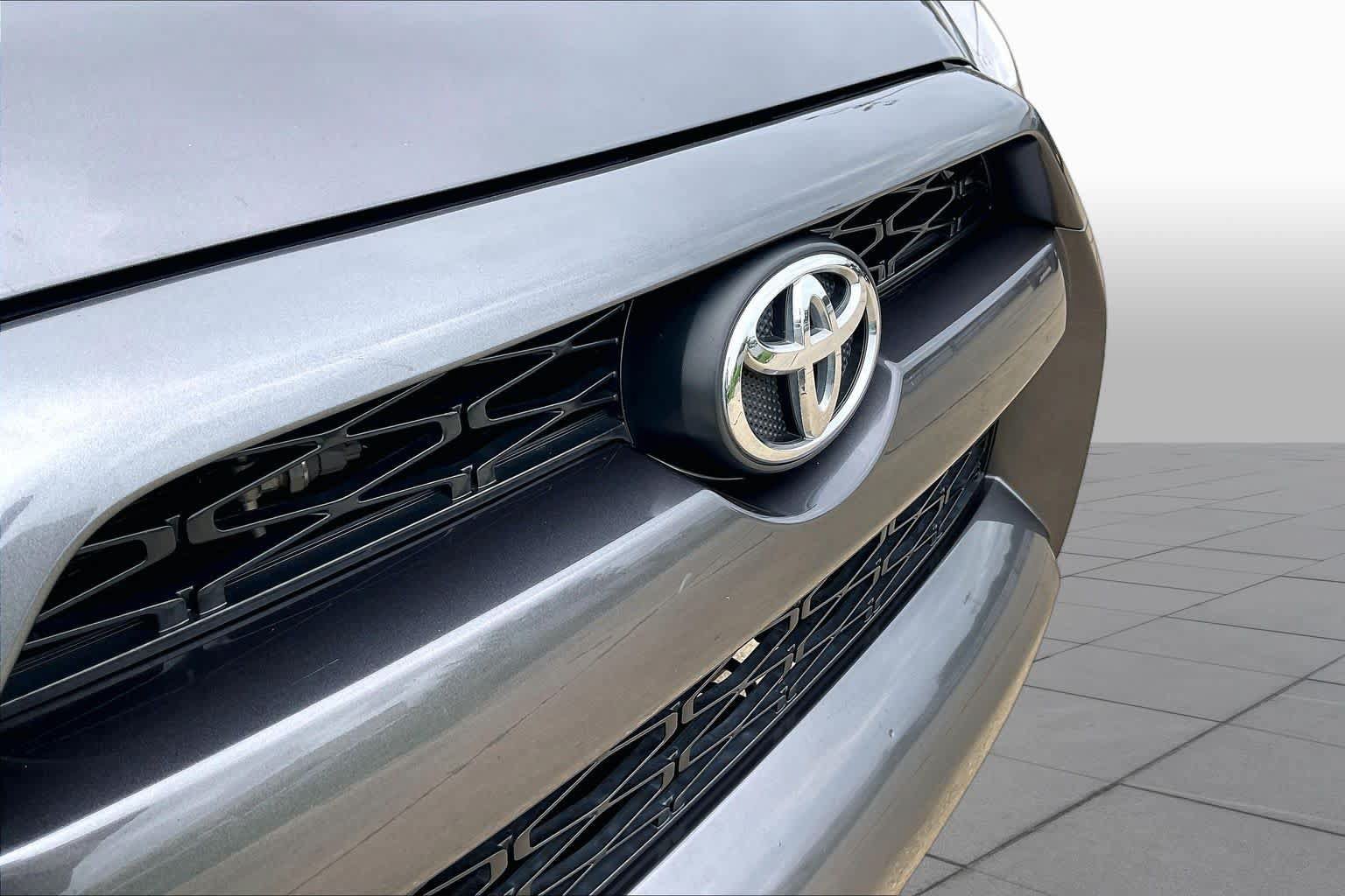 Used 2019 Toyota 4Runner SR5 Premium RWD image 26