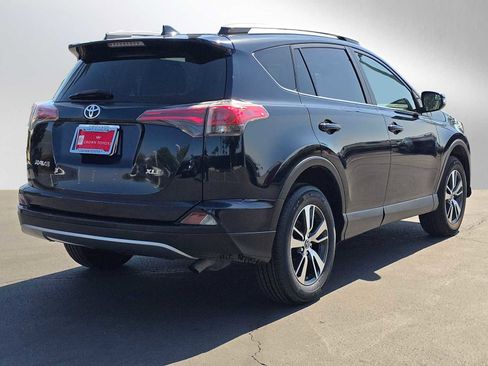 Used 2017 Toyota RAV4 XLE w/ Carpet Mat Package FWD image 3