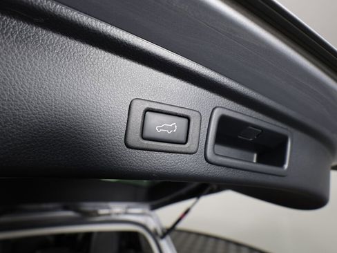 Used 2017 Subaru Forester 2.5i Touring image 19