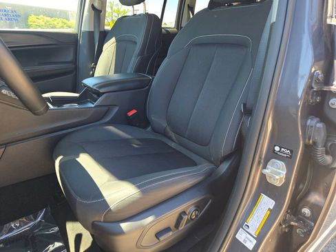 Used 2023 Jeep Grand Cherokee Laredo AWD/4WD image 23