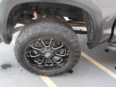 Used 2019 Toyota Tundra Platinum image 40