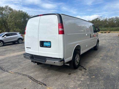 New 2025 Chevrolet Express 3500 Extended w/ Driver Convenience Package RWD image 4