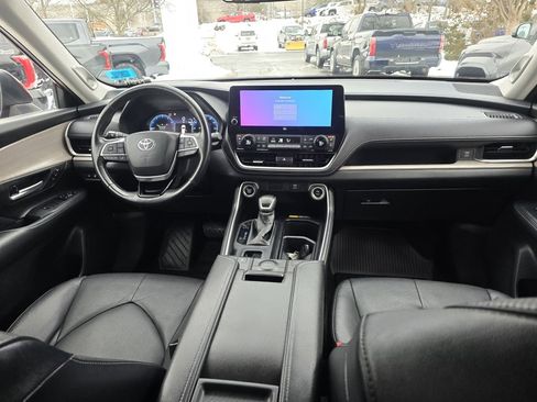 Certified 2024 Toyota Grand Highlander Limited image 16