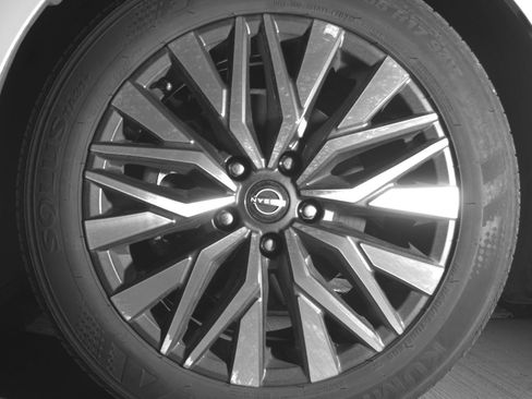 Used 2025 Nissan Altima 2.5 SV image 12