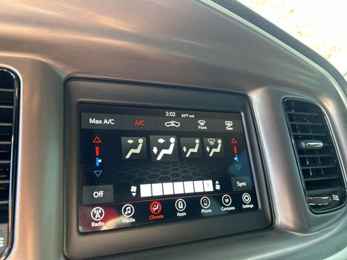 Used 2022 Dodge Charger SXT w/ Blacktop Package image 17