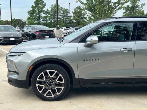 Used 2024 Chevrolet Blazer RS w/ Driver Confidence II Package AWD/4WD image 7