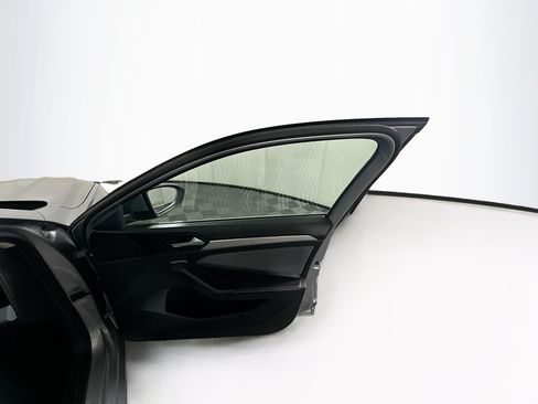 Used 2025 Volkswagen Jetta SE FWD image 32