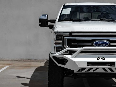 Used 2021 Ford F250 Platinum w/ FX4 Off-Road Package AWD/4WD image 47