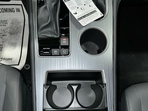 New 2026 Toyota Sienna XLE FWD image 27