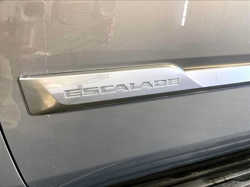 Used 2019 Cadillac Escalade ESV Premium Luxury w/ LPO, Radiant Package AWD/4WD image 19