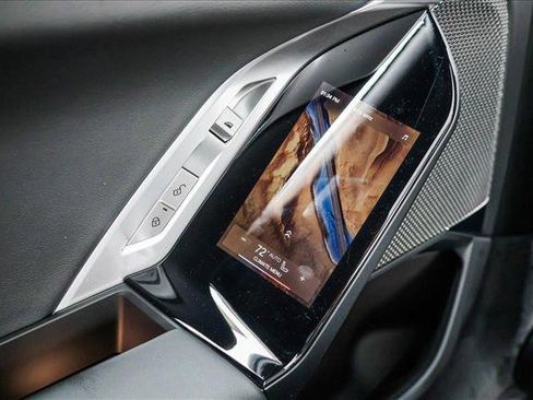 Used 2025 BMW 740i xDrive image 21