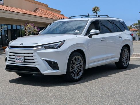 Used 2026 Lexus TX 550h AWD Plug-In Hybrid w/ Technology Package image 12