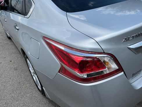 Used 2013 Nissan Altima 2.5 SV FWD image 37