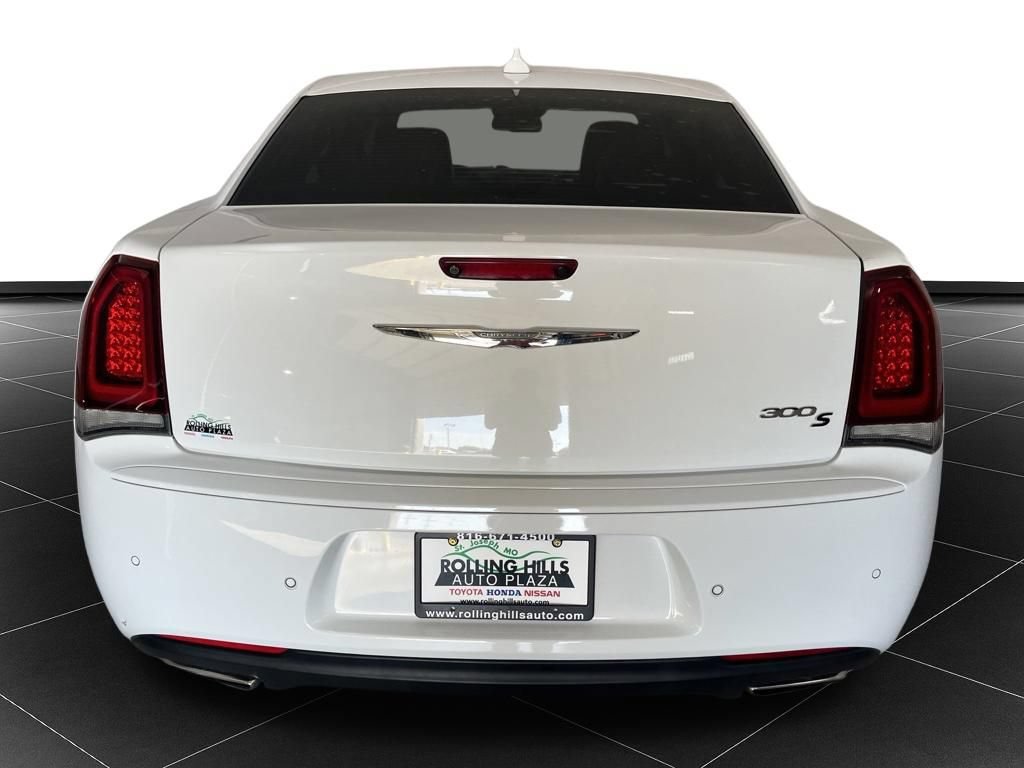 Used 2019 Chrysler 300 S w/ 300S Premium Group 2 RWD image 4