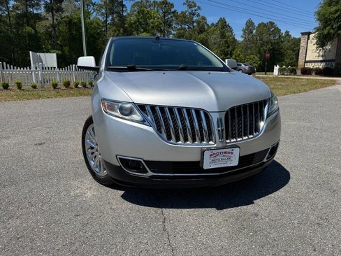 Used 2011 Lincoln MKX AWD w/ 102A Rapid Spec Order Code image 38