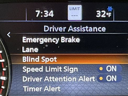 Used 2024 Nissan Armada Platinum w/ Captain's Chairs Package image 10