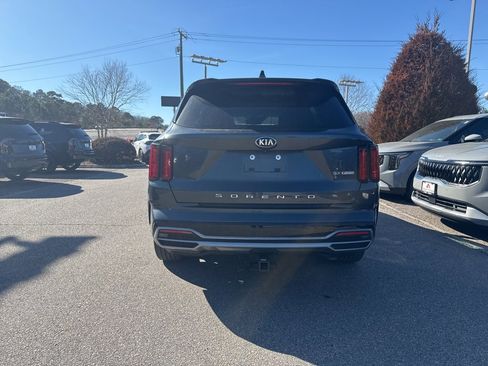 Used 2021 Kia Sorento SX image 4