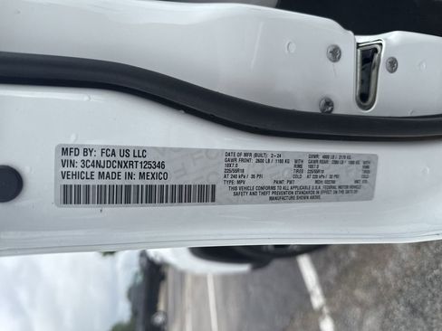 Used 2024 Jeep Compass Limited image 28