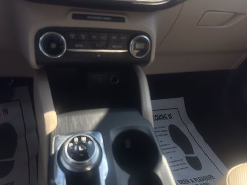 Used 2020 Ford Escape SEL FWD image 18