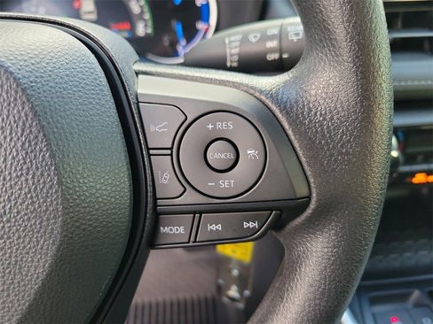 Used 2025 Toyota RAV4 LE image 20