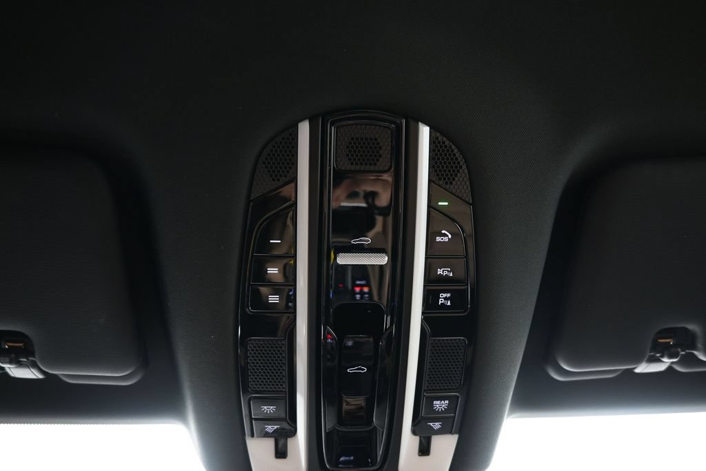 Certified 2022 Porsche Cayenne AWD/4WD image 28
