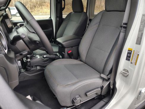 New 2026 Jeep Wrangler Unlimited Sport image 19