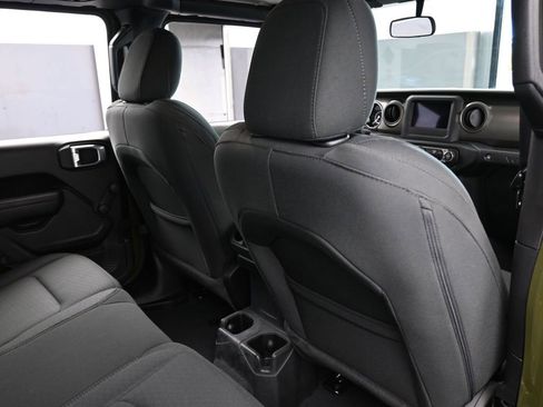 Used 2022 Jeep Wrangler Unlimited Sport image 41