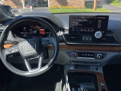 Used 2022 Audi Q5 2.0T Premium Plus w/ Premium Plus Package AWD/4WD image 3