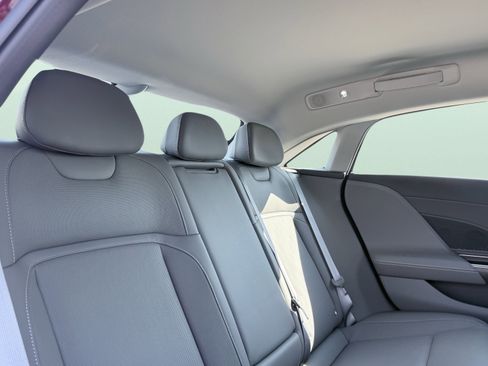 Used 2025 Lucid Air Touring image 48