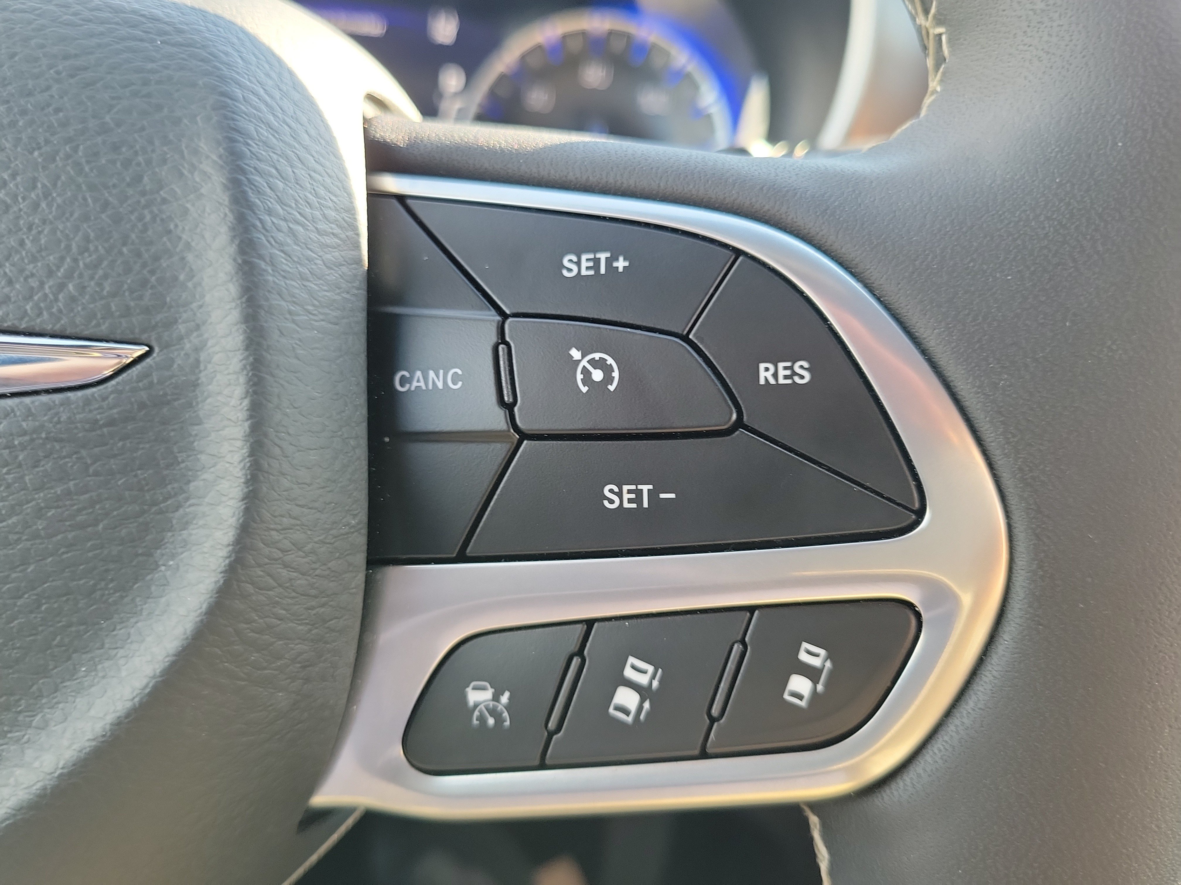 Used 2026 Chrysler Pacifica Select FWD image 19
