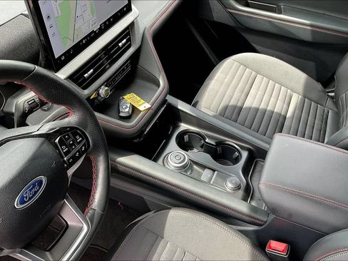 Used 2025 Ford Explorer ST-Line w/ ST-Line Street Pack AWD/4WD image 9