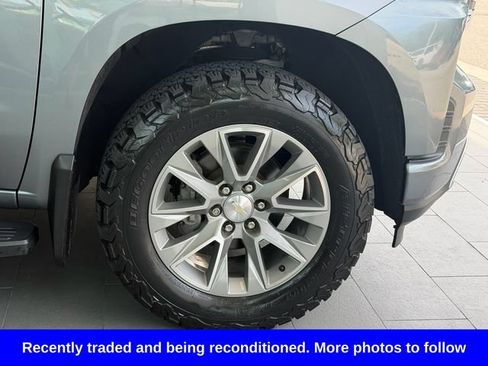 Used 2020 Chevrolet Silverado 1500 High Country w/ Technology Package AWD/4WD image 8