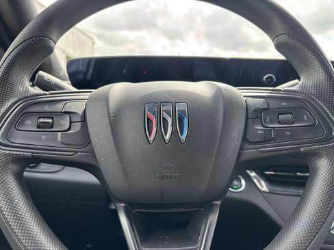 Used 2025 Buick Envista Preferred image 27