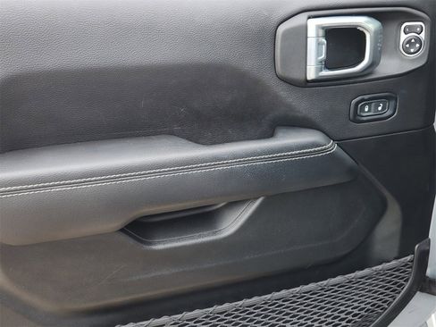 Used 2023 Jeep Wrangler Sahara image 30