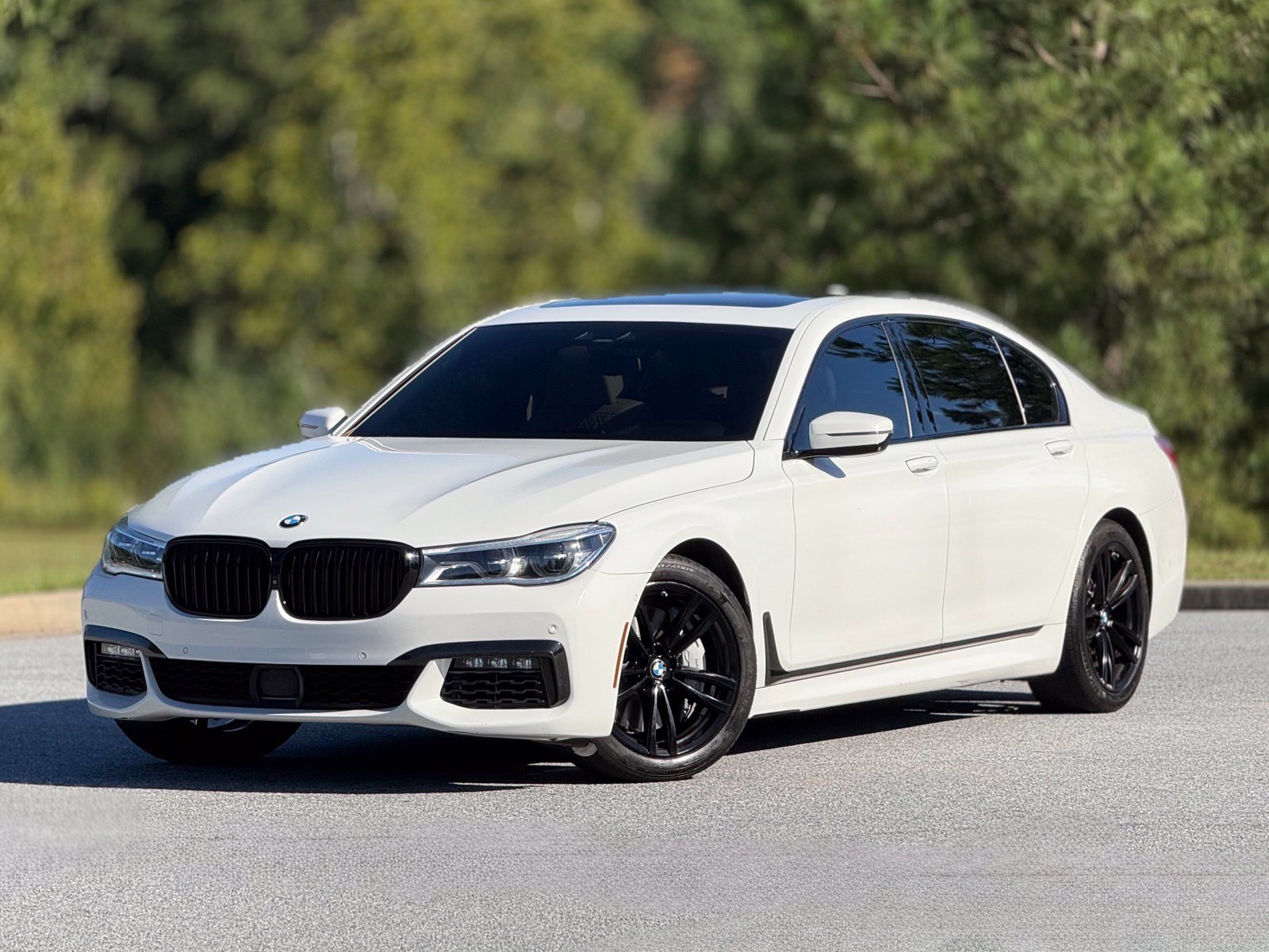 Used 2018 BMW 750i RWD image 8