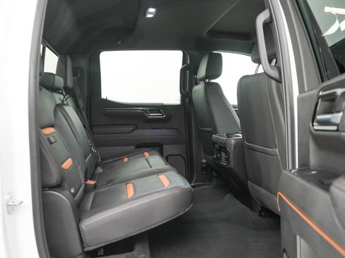 Used 2024 GMC Sierra 1500 AT4 w/ AT4 Preferred Package AWD/4WD image 12