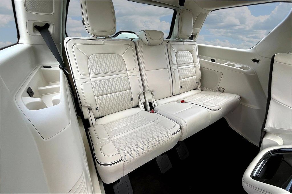 Used 2023 Lincoln Navigator Black Label AWD/4WD image 27