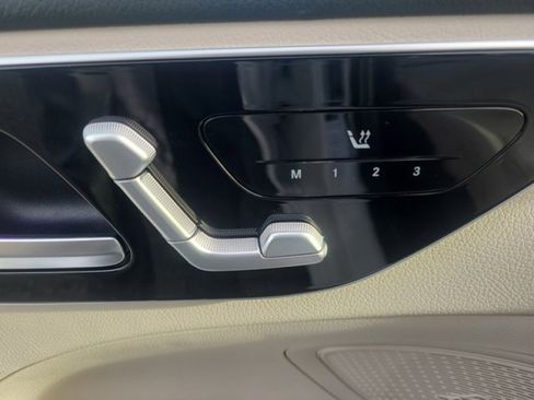 Used 2023 Mercedes-Benz C 300 4MATIC Sedan image 12