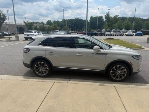 Used 2022 Lincoln Nautilus Reserve FWD image 5