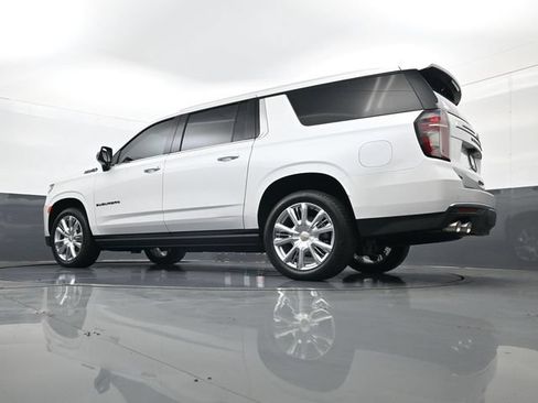 Used 2024 Chevrolet Suburban High Country AWD/4WD image 28