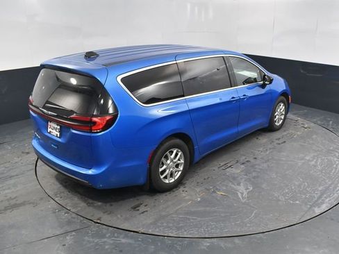 New 2026 Chrysler Pacifica Select image 41