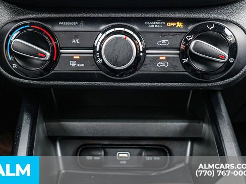 Used 2025 Kia Soul LX w/ LX Technology Package image 41