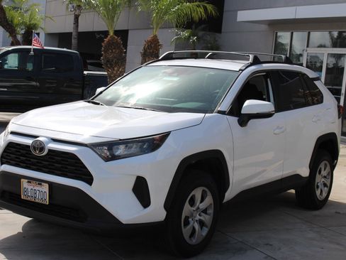 Used 2019 Toyota RAV4 LE w/ Carpet Mat Package image 5