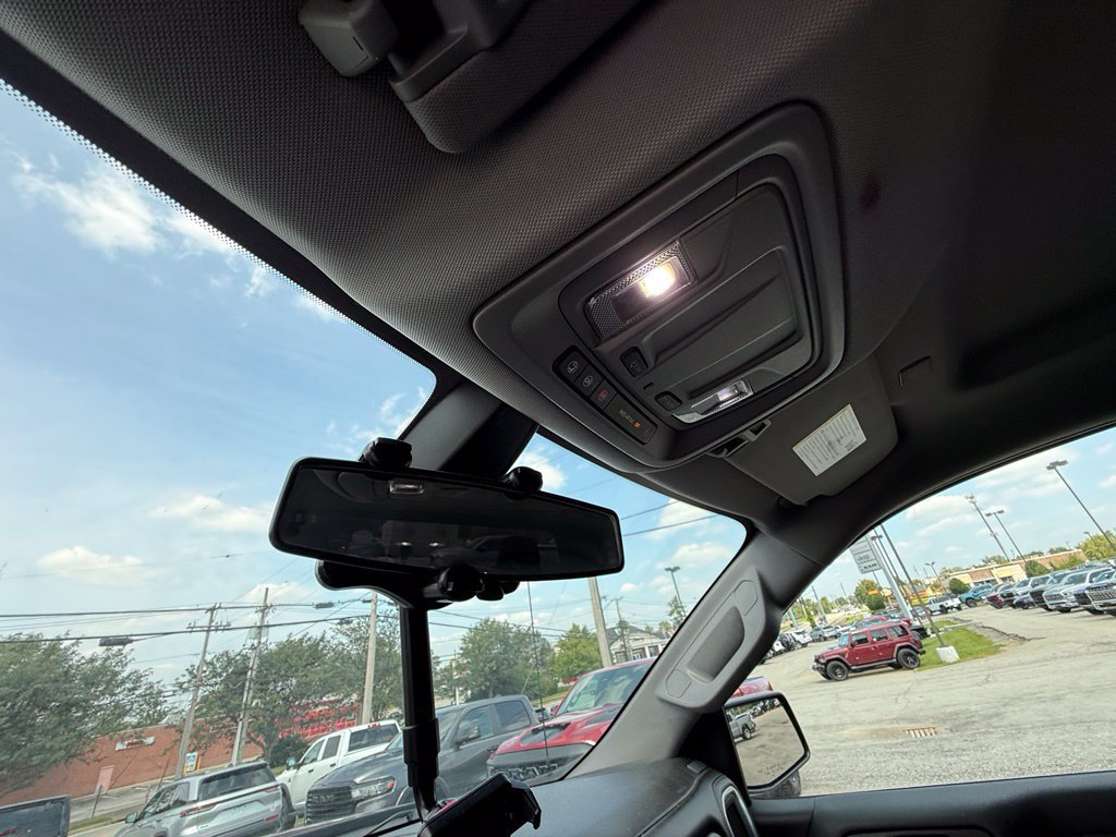 Used 2020 Chevrolet Silverado 1500 LT w/ LT Value Package AWD/4WD image 22